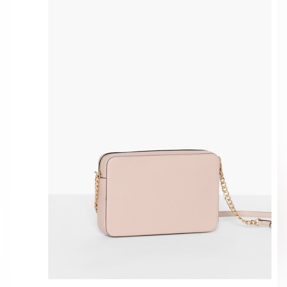 MICHAEL Michael Kors
Jet Set Large Saffiano Leather Crossbody. - Picture 3 of 9